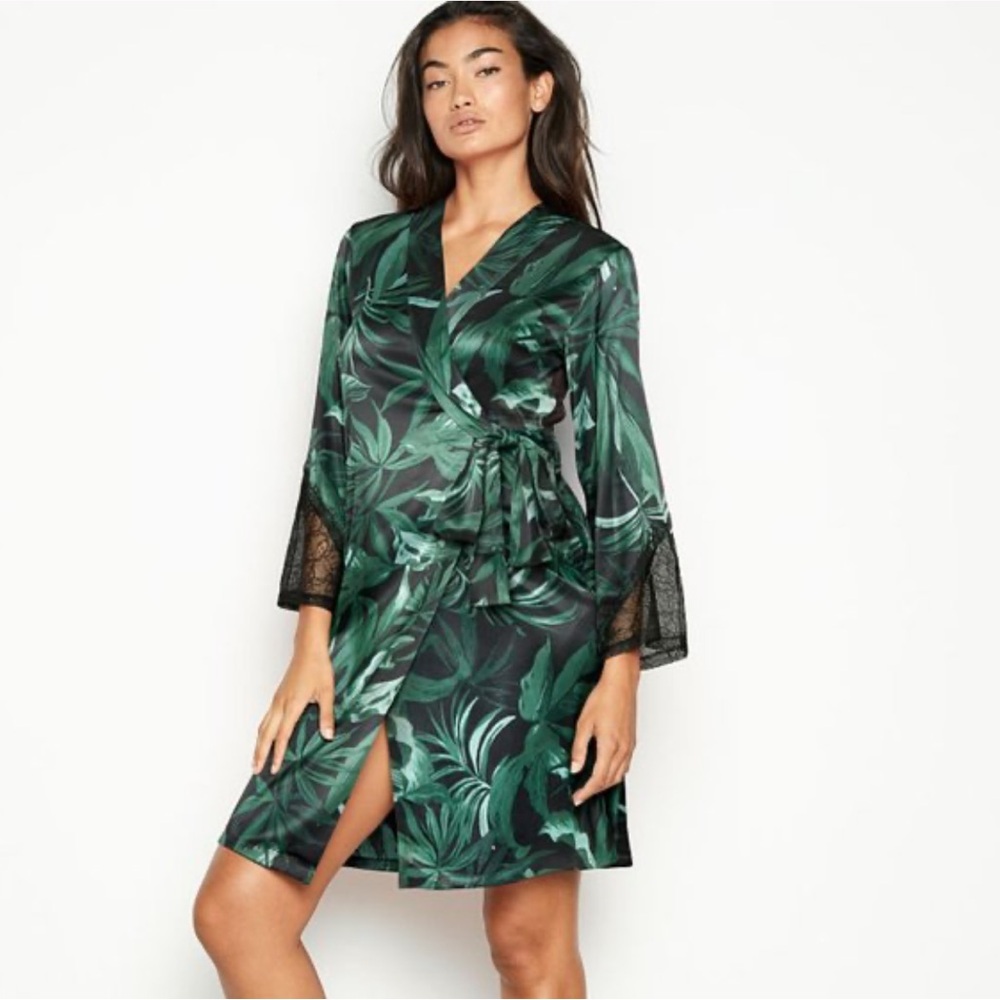 Victorias Secret Women Chantilly Palm Lace Wrap Kimono Robe Long Sleeve M/L
